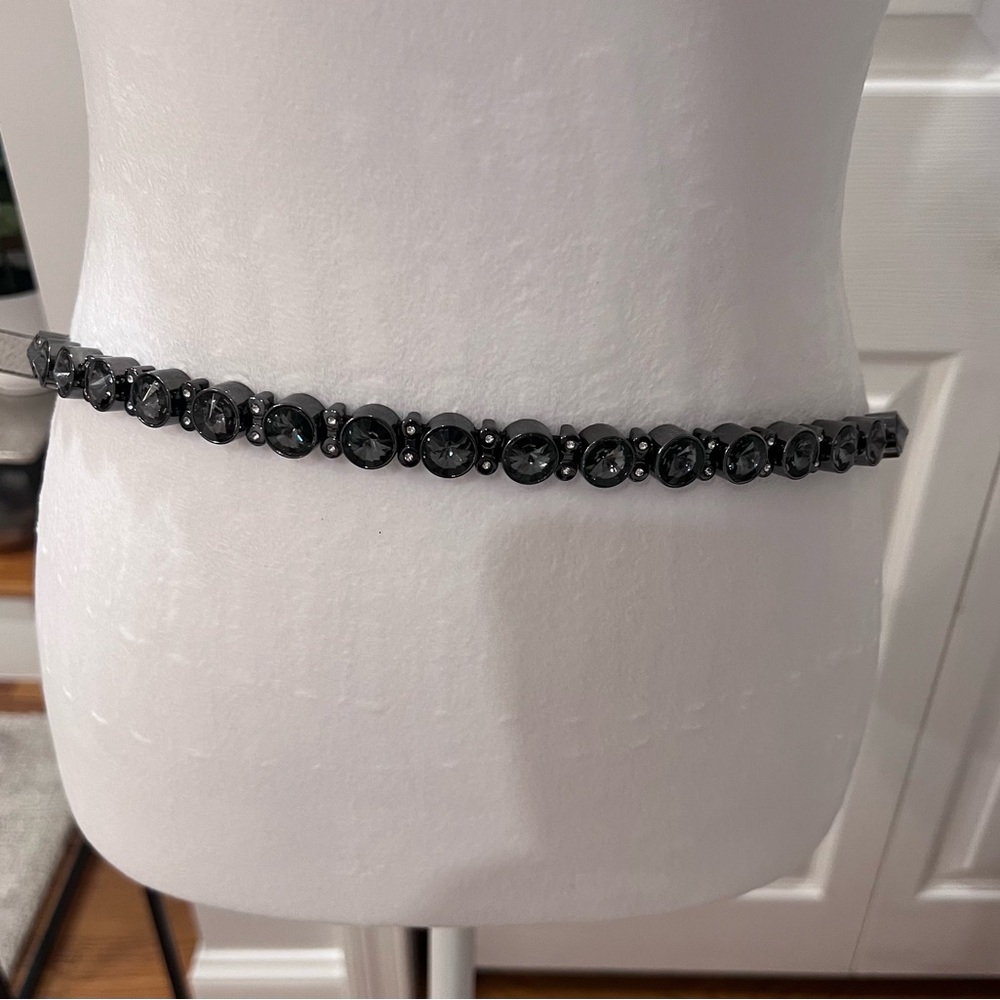 White House Black Market Stone / Rhinestone Belt | Black and Gunmetal